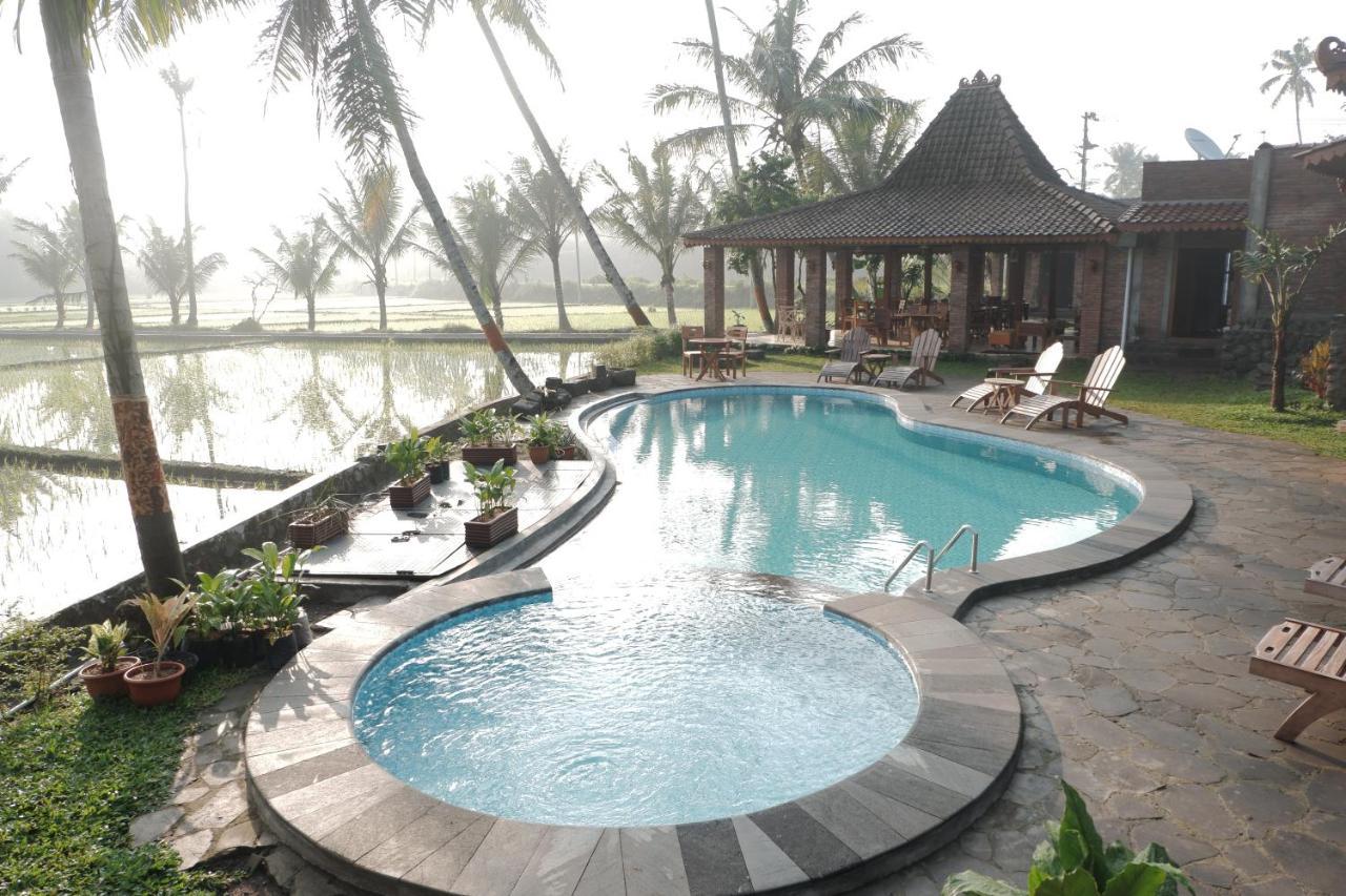 Gopalan Borobudur Hotel Magelang Exterior photo